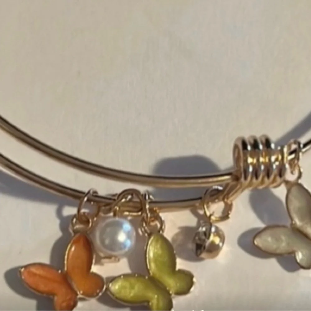N/A butterfly bangle